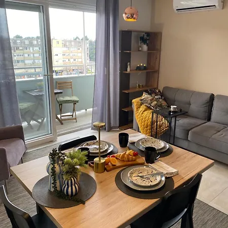 With Freeparking Appartement