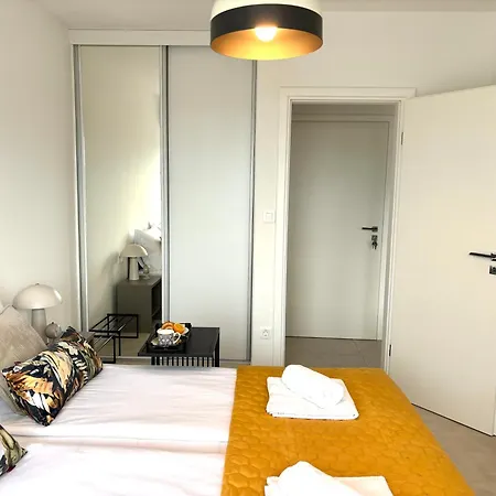 With Freeparking Задар